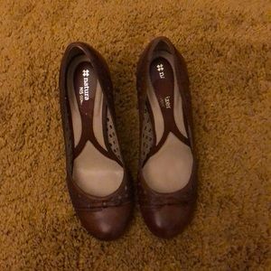 Naturalizer brown leather heels